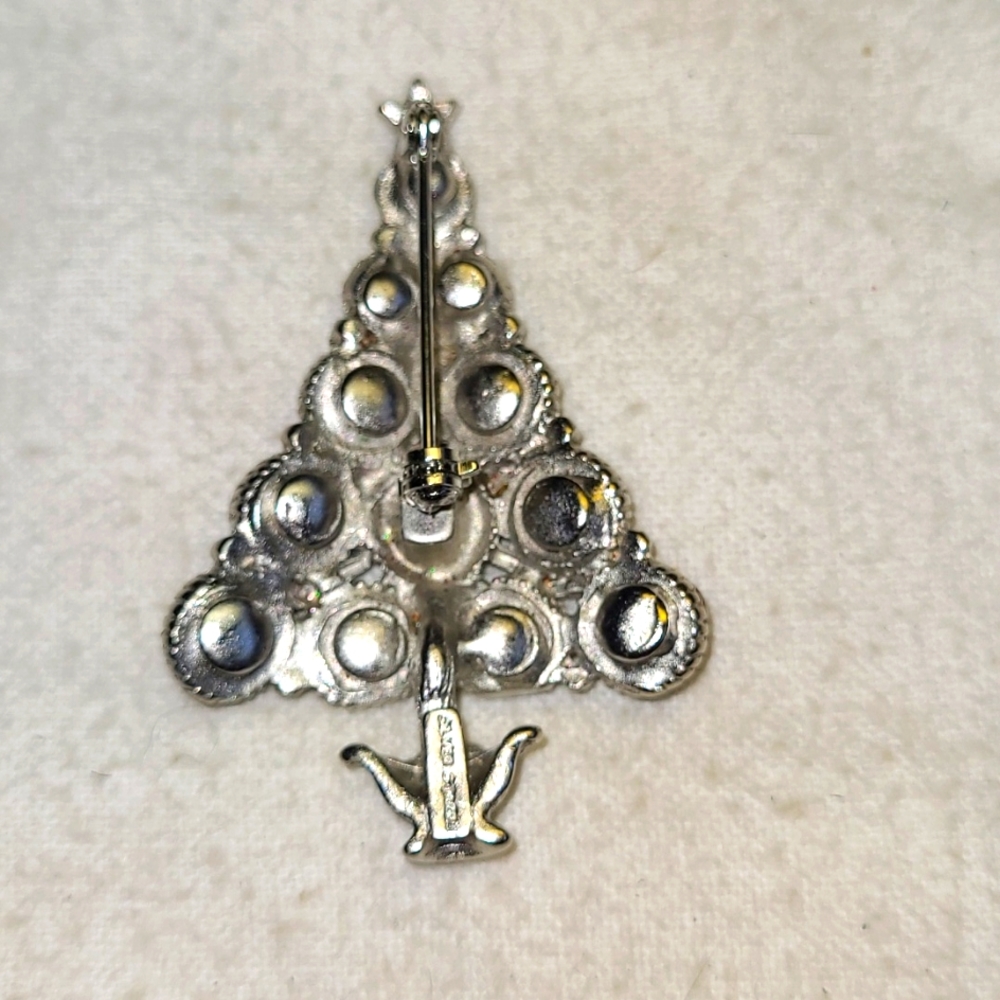 Silver Starr Christmas Tree Pin - Picture 3 of 3